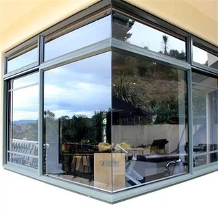 Fenèt kwen aliminyòm